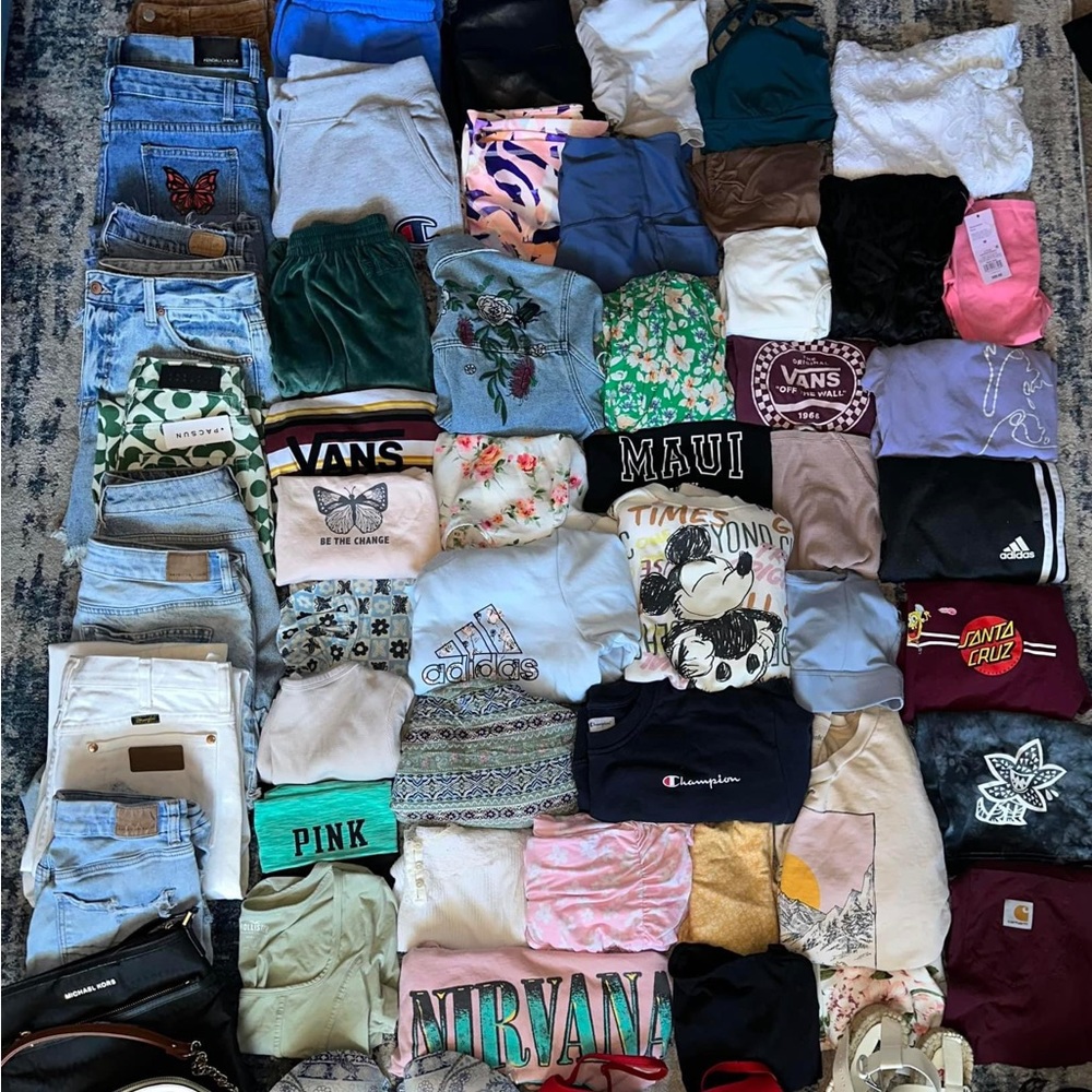 MATERNITY BUNDLE WOMENS MIXED NAME
BRANDS! VARIETY OF ITEMS! Maternity&beyond - Picture 3 of 8